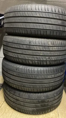 Pneus 215/55R17