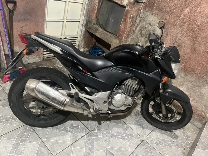 Cb 300 2011, aceito 160 rolo