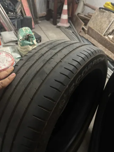 Vendo 2 Pneus Pirelli 225/55/18