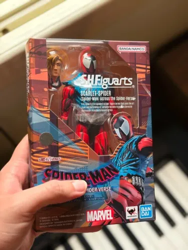 S. H. Figuarts Aranha Escarlate / Scarlet Spider (Homem Aranha Através do Aranhaverso)