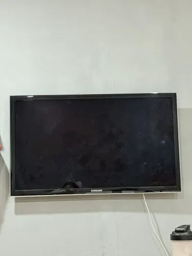 TV Samsung 43 polegadas (não é smart)