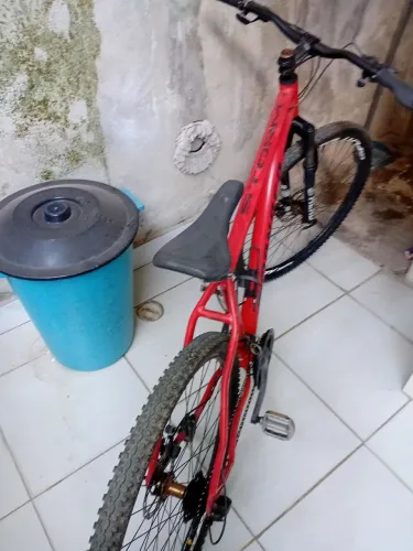 Bicicleta aro 29 Monaco vermelha com marcha