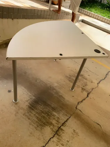Mesa de quina 