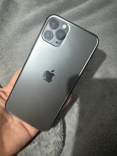 iPhone 11 Pro extremamente conservado