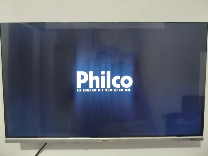 Smart TV Philco 32 polegadas semi-novo, usado poucas vezes.