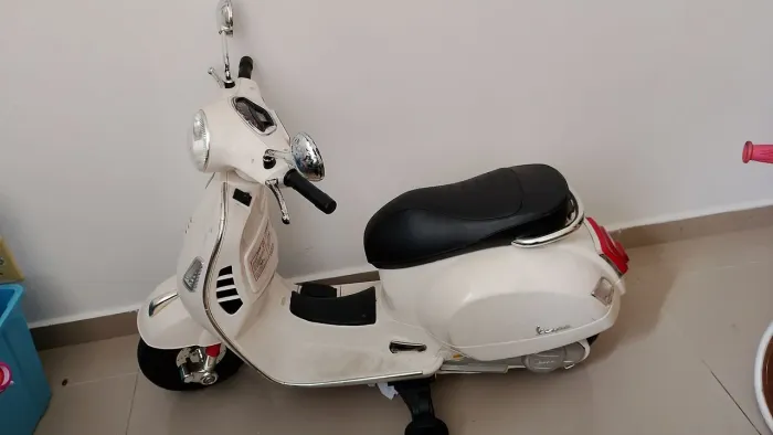 Vendo Moto elétrica Vespa Infantil