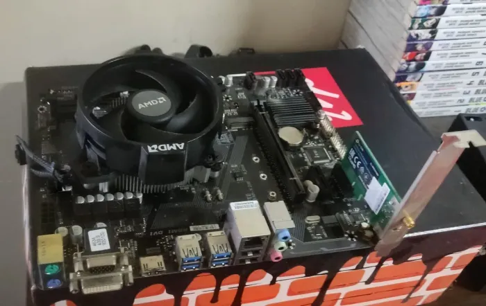 Ryzen 5 1600 + Placa-Mãe Gigabyte A320M + Fonte Aigo 550W