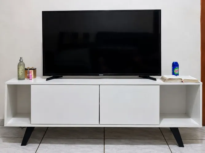 Rack grande e mesa de cabeceira (aceito negociar)