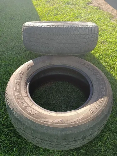 2 Pneus bridgestone duelar A/T 265/65R17