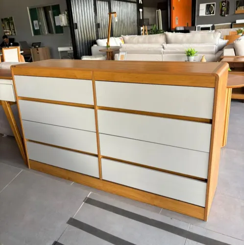 Cômoda 100% MDF com 8 gavetas 