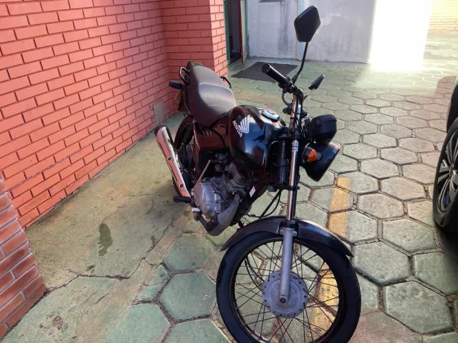 Vende-se Fan 125ks sem nada pra fazer