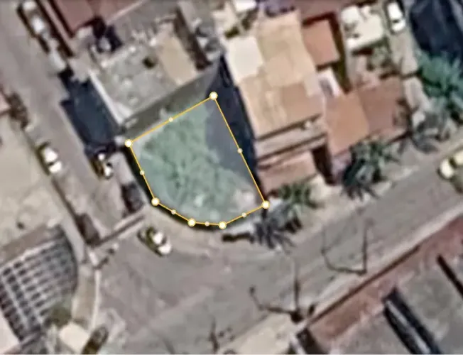 Terreno Comercial em Esquina - Itacuruça/RJ