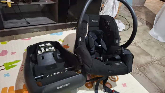 Bebê conforto maxicosi