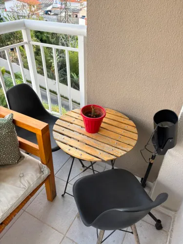 Mesa e 2 cadeira para varanda