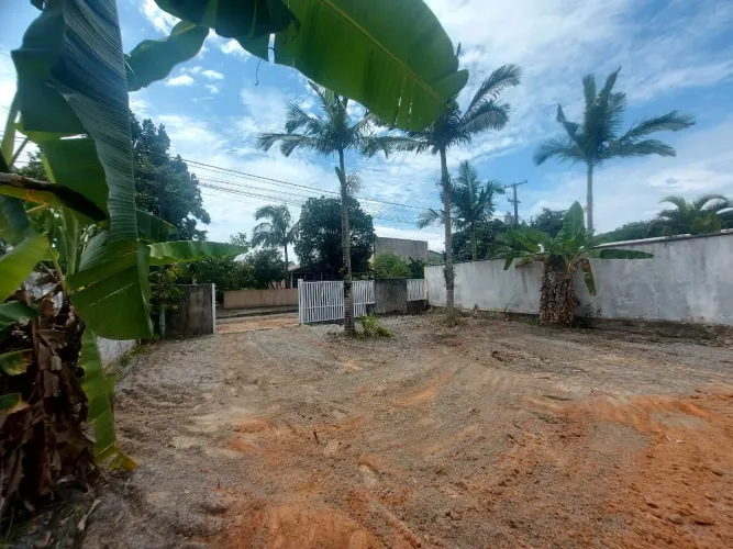 Terreno em Caiobá murado