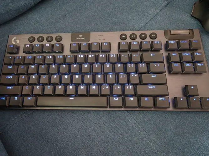 Teclado Mecânico Logitech G915 X TKL