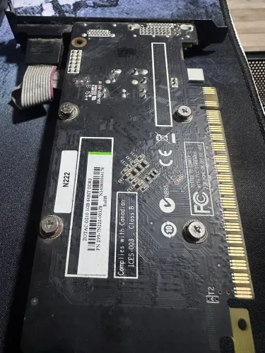 Placa de Vídeo G210 64 bit DDR3