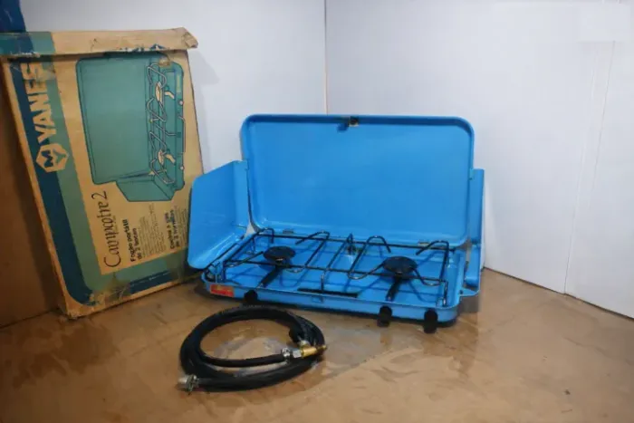 Fogão a gas para Camping Portátil, 2 Bocas, Marca Yanes - Modelo Campestre 2 - Semi Novo