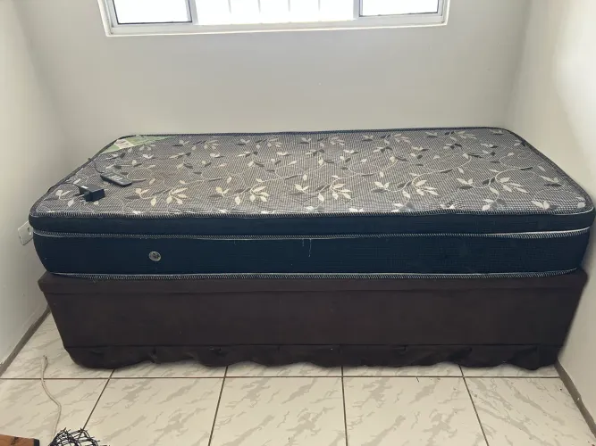Cama baú e colchão magnético ( solteiro )