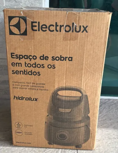 Aspirador de po e água Electrolux 1400w