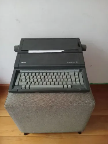 Máquina de escrever antiga DUAS