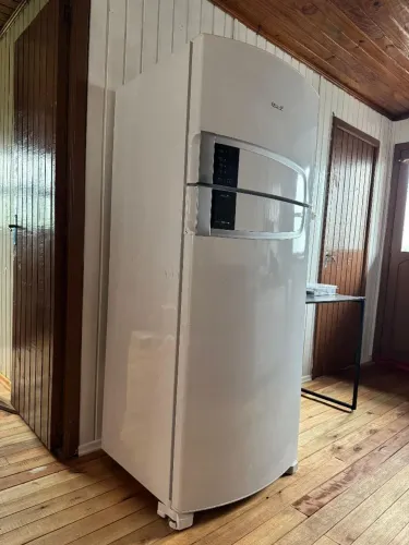 Geladeira Consul Duplex Frostfree super conservada.