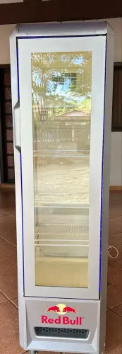 Freezer slim expositor Red Bull
