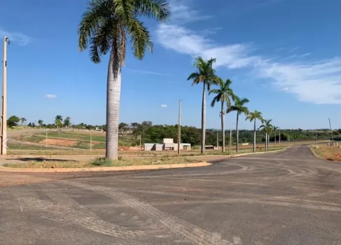 Terrenos de 270, 300 e 309,25 m2