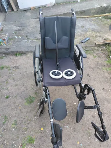 Vendo cadeira de rodas