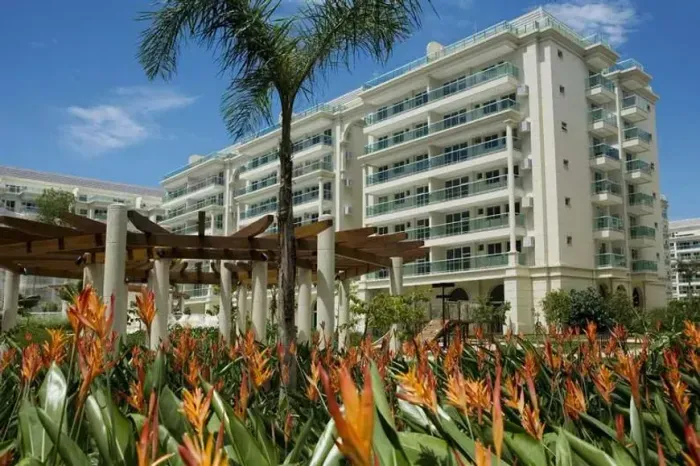 Apartamento (Cobertura), com 2 quartos e 3 banheiros para Aluguel, 205 m² em Rio de Janeir