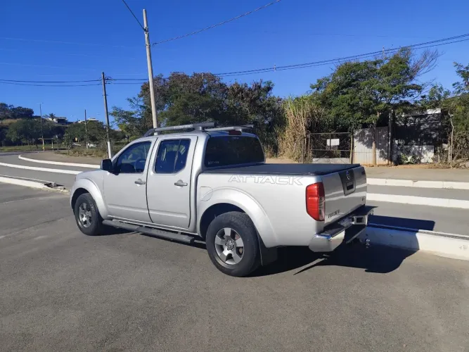 Nissan Frontier LE Attack CD 4X4 2.5 TB Die.aut 2012