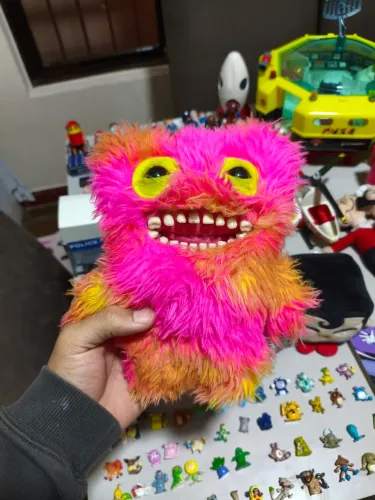 Mr. Buttons da linha Fuggler Vacay Vibes.