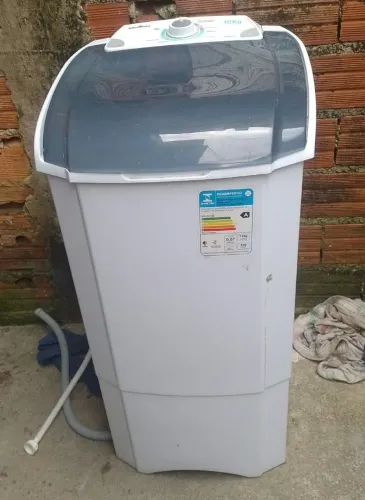 Tanquinho de lavar roupa