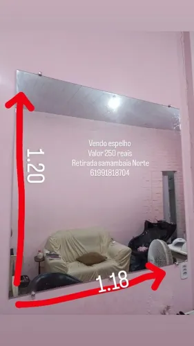 Espelho e expositor para salão