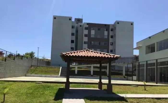 Lindo apartamento térreo semi mobiliado no contorno !!