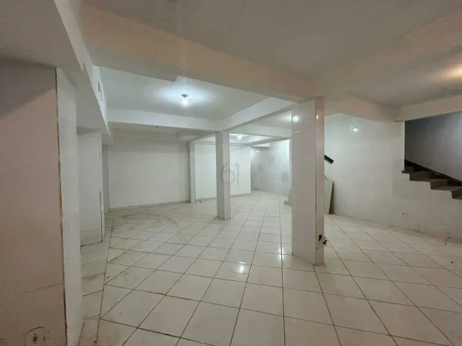 LOJA COM SUBSOLO PARA LOCAÇÃO, EM ÓTIMA LOCALIZAÇÃO! ESPAÇOSA!