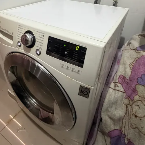 VENDO MAQUINA LAVA E SECA 10 KILOS DA LG