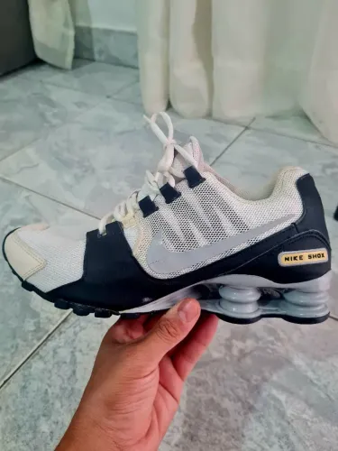 Nike shox avenue ( muito novo )