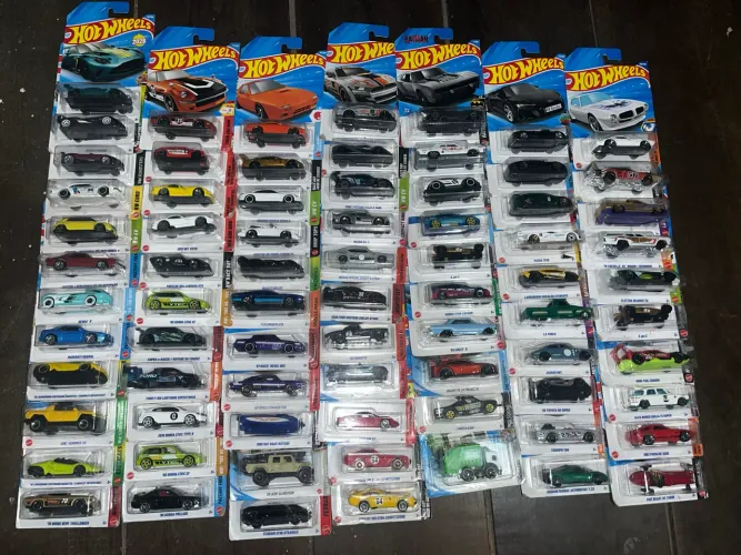 Vendo coleção de hotwheels no blister