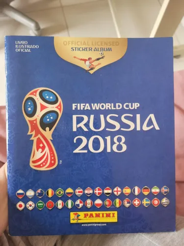 Album da copa Rússia 2018 metade completo