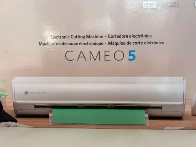 Silhouette CAMEO 5 semi nova