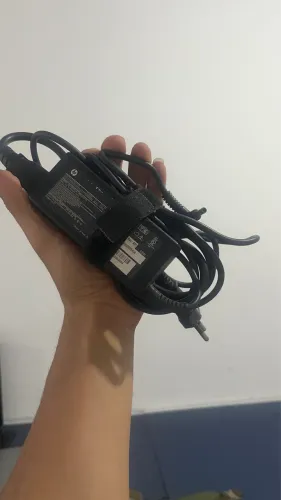 Vários carregadores de notebook original 