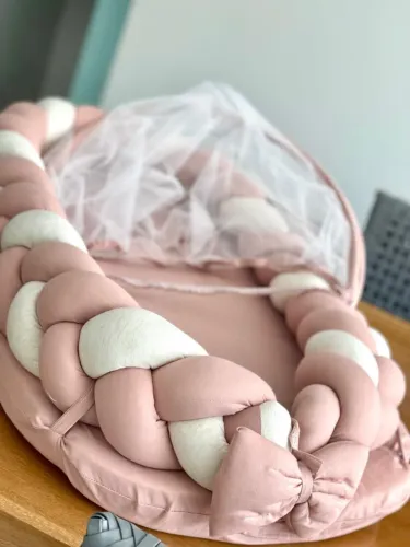 Ninho de bebê para menina