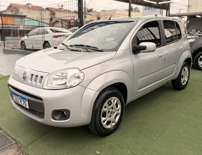 Fiat Uno Attractive 1.4 EVO Fire Flex 8V 4P 2013