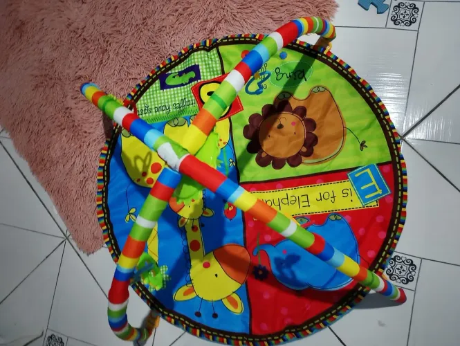 Vende se (03) TRÊS Tapetes de Atividades para bebê