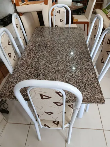 Mesa de seis cadeiras de mármore 140x75
