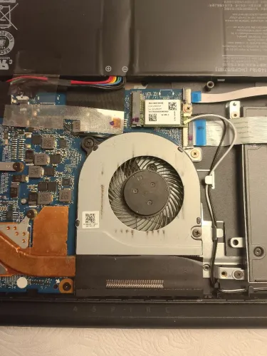Pequenos reparos em computadores. 