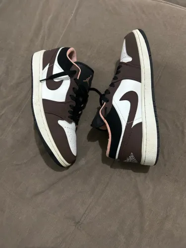 Nike Air Jordan 1 Low Mocha. 
