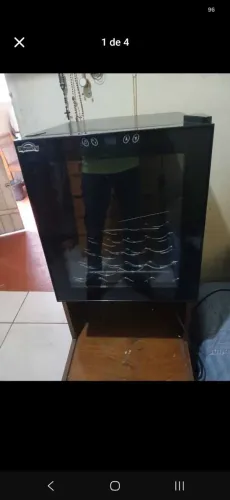 Adega para 16 garrafas