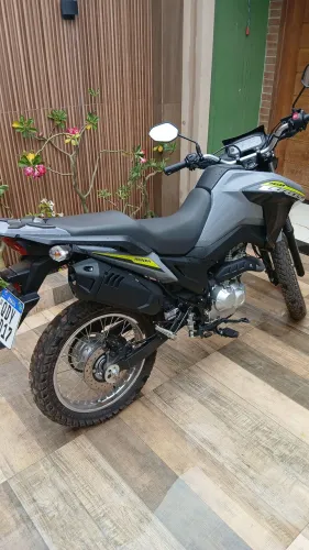 Vendo moto bros 2024 2025 esd
